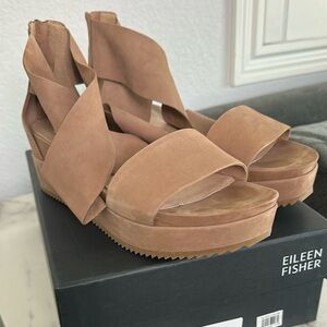 NWT Eileen Fisher Elon Tumbled Leather Sandal